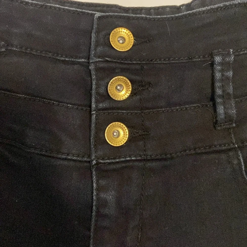 Refuge Black High Waisted Stretch Shorts SZ 10 - Picture 4 of 8